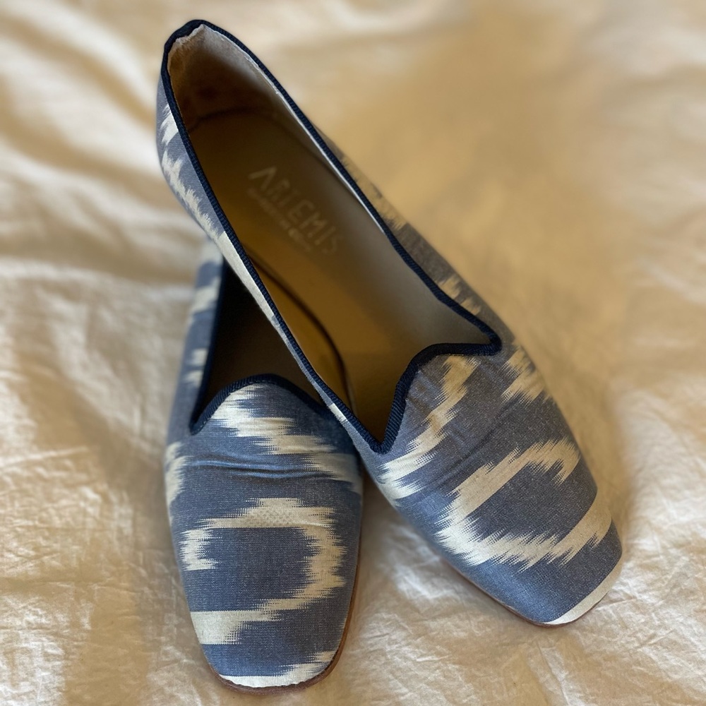 Artemis design loafer in silk